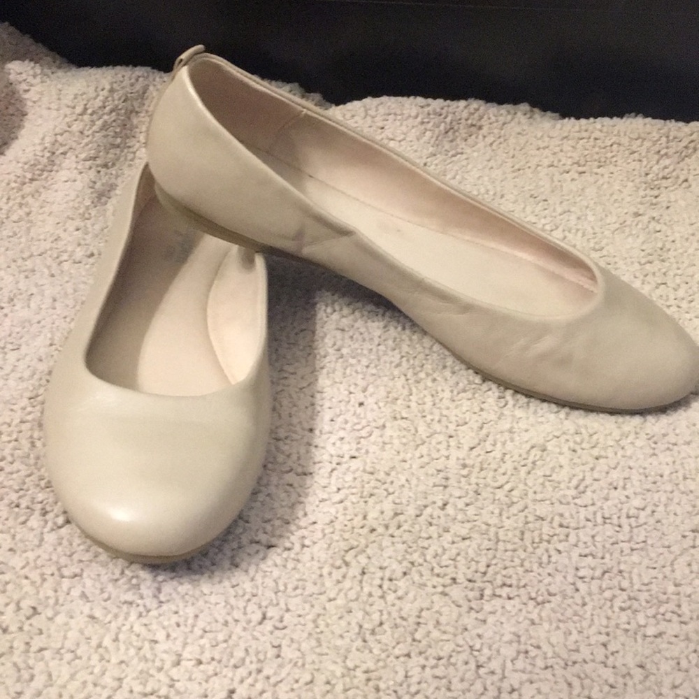 Nude Flats